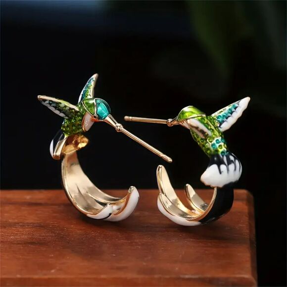 "Stevie" Humminbirds in Flight Lightweight Hoop Earrings - Nature Inspired Birds - Picture 3 of 4